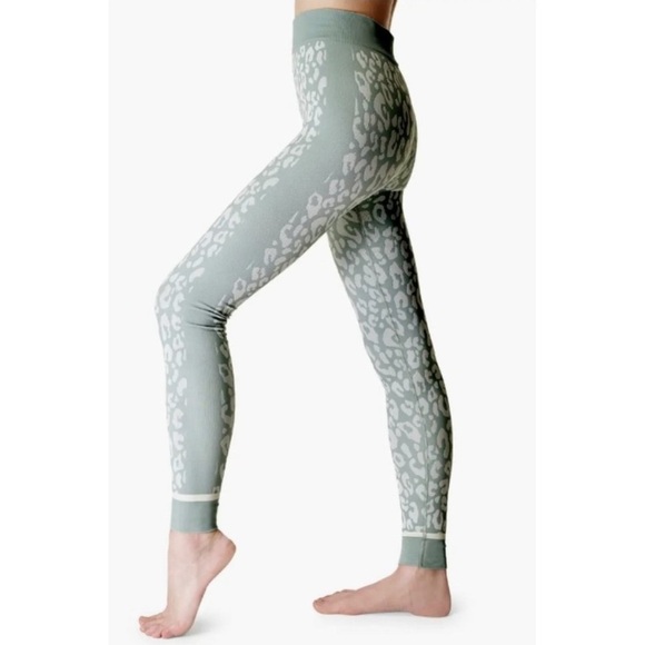 Sweaty Betty Pants - Sweaty Betty Blue Leopard Print Jacquard Base Layer Seamless Leggings Size M NWT